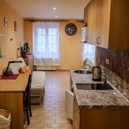 Na Hradbách 4*
