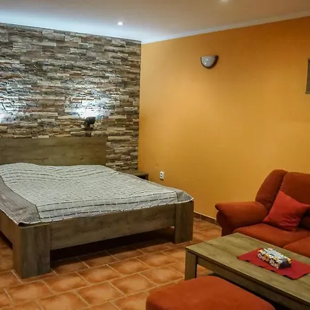 Na Hradbách Louny