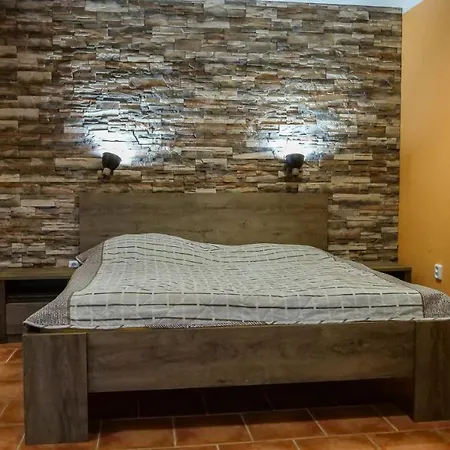Na Hradbách 4* Louny